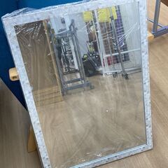 A-832【リユースのサカイ野々市店】ジモティ来店特価‼ MANA lcasa ウォールミラー シェル ホワイト未使用品の画像