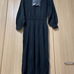 新品❤️ 黒のプリーツワンピース 長袖の画像