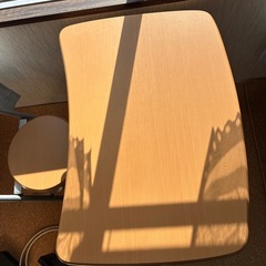 イス　テーブル　セットの画像