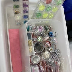 フット施術台⭐︎イス⭐︎ワゴン⭐︎シリコンマット⭐︎ラメ⭐︎ホログラム3000円の画像