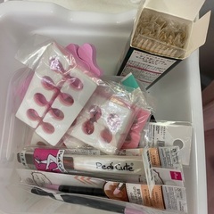 フット施術台⭐︎イス⭐︎ワゴン⭐︎シリコンマット⭐︎ラメ⭐︎ホログラム3000円の画像