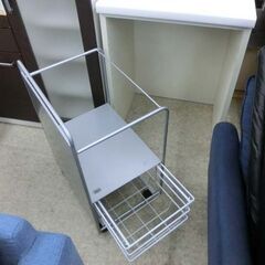 スリム食器棚 ホワイト 収納ワゴン付き パモウナ 食器棚 幅60cm 白 60×50×205cm 札幌市 西野店の画像