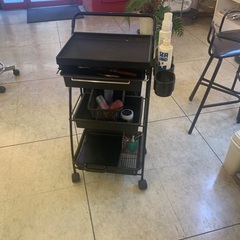 美容院で使用する機材の画像