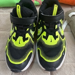 NIKEスニーカー🌟男の子 130  洋服まとめ売りの画像