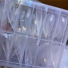 ネイルチップ長さだし用10点以上とフォーム、ダストブラシ3000円の画像