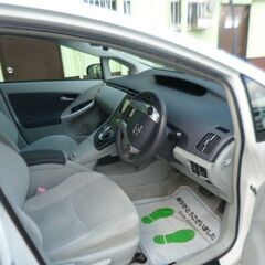 利息、手数料等一切なしの自社ローン対応。H２４プリウス　Sツーリングセレクション　ナビ　TV　Bカメラ　ETC　ディーラー車　検査受け渡しの画像