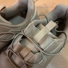 GU ベージュスニーカー　美品の画像