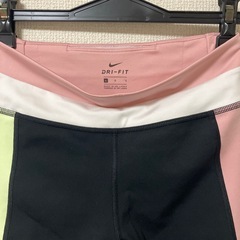 NIKE  レディースレギンスの画像