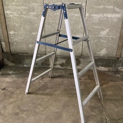 ⭐️お話中⭐️脚立　梯子　2コセットの画像