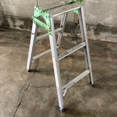 ⭐️お話中⭐️脚立　梯子　2コセットの画像
