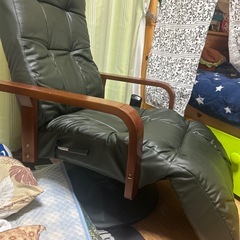 本革フットレスト付きリクライニング回転チェアの画像