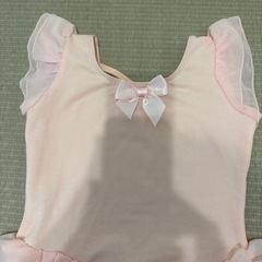 ピンク フリル付きバレエレオタードの画像