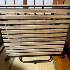 折りたたみベッド　すのこ
の画像