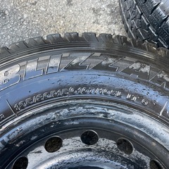 冬到来！200系ハイエース用スタッドレスタイヤ　 ホイール付き4本セット　ブリヂストン　ブリザック　　BRIDGESTONE BLIZZAKの画像