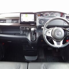 😘自社ローン😎人気軽自動車でシートヒーター付き！最新装備搭載のN-BOXカスタム！の画像