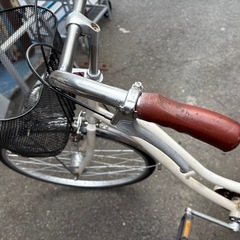 【ジャングル深井店】★自転車 ママチャリ ホワイト 26インチ 堺市（中区 堺区 東区 西区 南区 北区）和泉市 河内長野市 富田林市 松原市 狭山市 深井 【FU3081】の画像