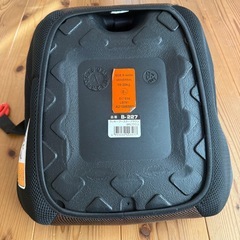 ジュニアシート ブラウンの画像