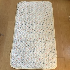 ベビー　敷布団　二つ折り　　敷きパッドの画像