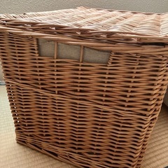 蓋付きラタンバスケット　の画像