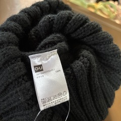 寒い季節に⛄️ニット帽🧶GU黒ニット帽子小物冬用の画像