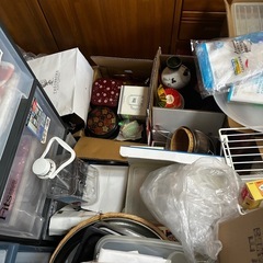 キッチン用品　掃除用具　調理器具　食器などの画像