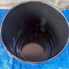 ドラム缶チェア、韓国チェア2つ、の画像