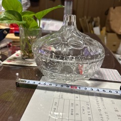 レトロで可愛いガラスの小物入れの画像