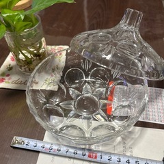 レトロで可愛いガラスの小物入れの画像