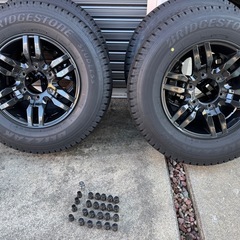 ハイエース 200系スタッドレスアルミホイール4本セットナット付きの画像