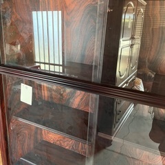 ガラス戸付き書棚　本箱の画像