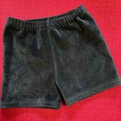 厚手オーバーパンツ　黒パン　女の子95.100.105の画像