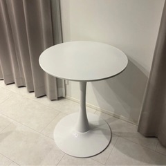 新品　韓国カフェ風テーブル　1〜2人用の画像