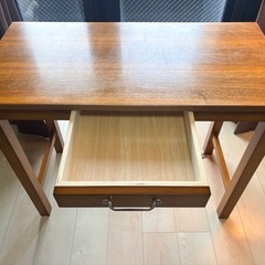 テレワークテーブル/作業机/インテリアの画像