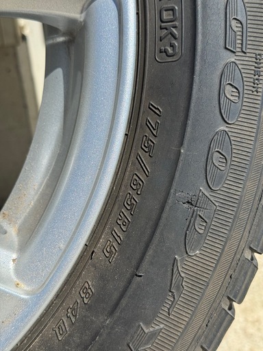 【予定者あり】スタッドレスタイヤ 175/65R15