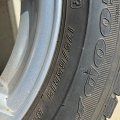 スタッドレスタイヤ 175/65R15の画像