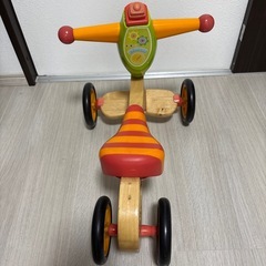 木製　室内用四輪車の画像