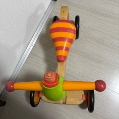 木製　室内用四輪車の画像