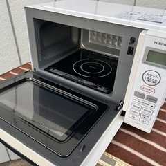 ■東芝 電子レンジ フラット庫内 縦開き 2019年製■TOSHIBA ER-SS17A 単機能電子レンジ フラットテーブル■オレンジバックライト液晶 50/60Hz共用 白ホワイトの画像