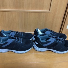 運動靴26cmと28cm 1つ937円です。の画像