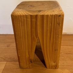 丸太切り出し無垢材スツール椅子の画像