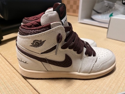 未使用❗️コラボ限定品　
A Ma Maniere × Nike Air Jordan 1 22.0cm