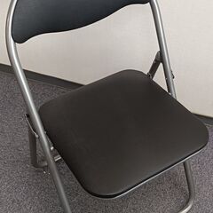 パイプ椅子の画像