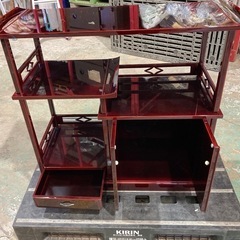 漆塗り 飾り棚 飾り台の画像