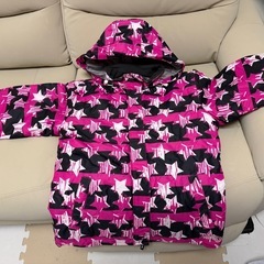 スノボーウェアとズボンの画像