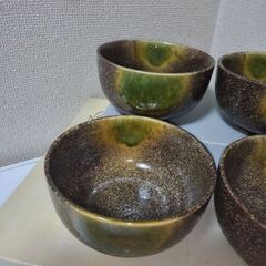未使用　織部焼　美濃焼　どんぶり　飯椀　緑釉に貫入　４客の画像
