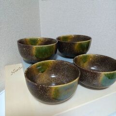 未使用　織部焼　美濃焼　どんぶり　飯椀　緑釉に貫入　４客の画像