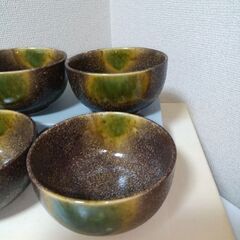 未使用　織部焼　美濃焼　どんぶり　飯椀　緑釉に貫入　４客の画像