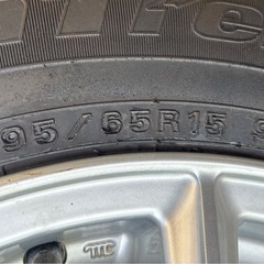 スタッドレス　2023年製　バリ溝　195 65 Ｒ15 セレナ　ノア　エスクァイアの画像