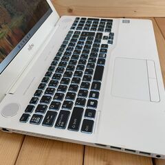 ■FUJITSU/Windows11/i7-6700HQ 2.6GHz/RAM12GB/新品SSD256GBの画像