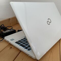 ■FUJITSU/Windows11/i7-6700HQ 2.6GHz/RAM12GB/新品SSD256GBの画像